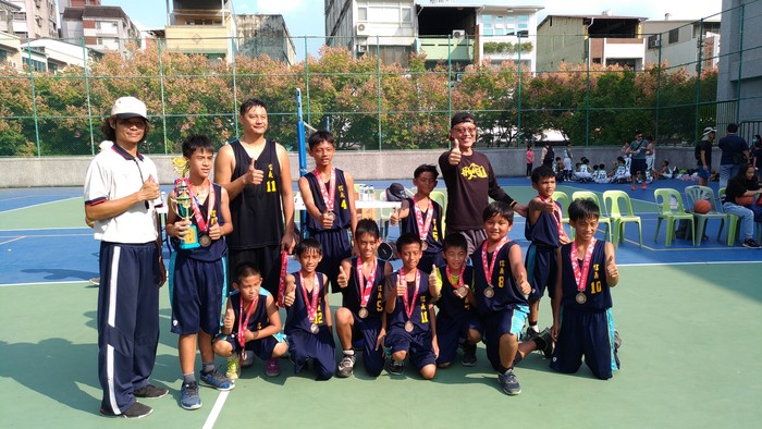 第66屆南投縣運動會  恭賀本校獲得國小男子組籃球第三名之榮耀圖片