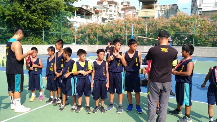 第66屆南投縣運動會  恭賀本校獲得國小男子組籃球第三名之榮耀圖片